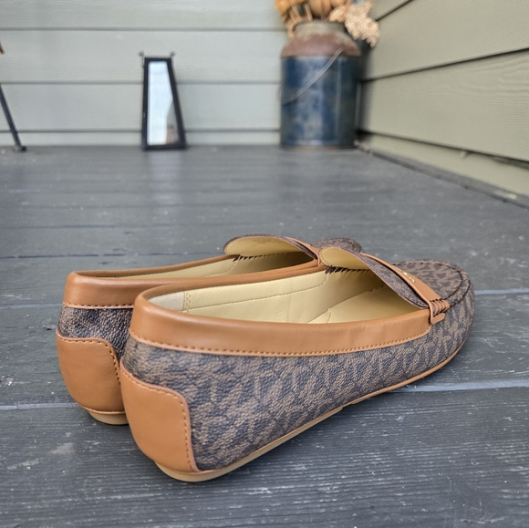 Michael Kors Signature Logo Loafers - Picture 10 of 14